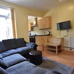 Relaxing Holiday Home In Sheffield Near Botanical Garden